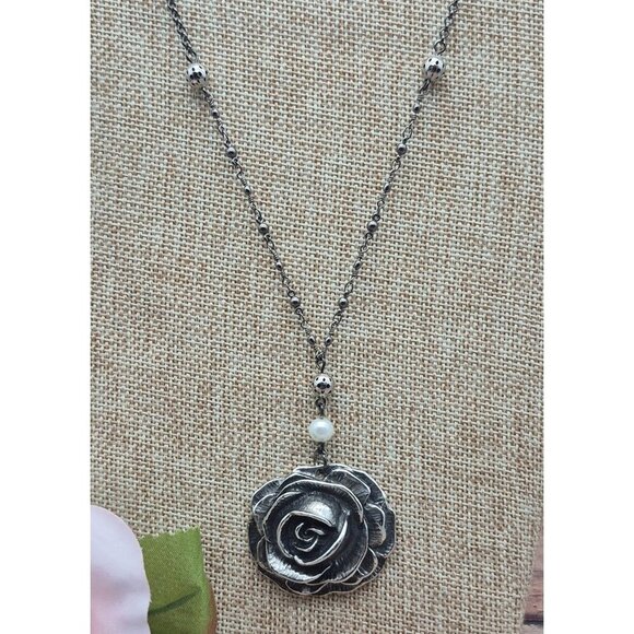 Rachel Roy Gunmetal Chain Silver Tone Rose Pendant Necklace Whimsy Goth Romance - Picture 1 of 11